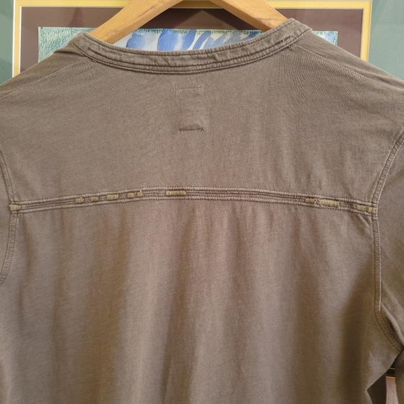 Distressed Fitted Long Sleeve blouse - Picture 6 of 7
